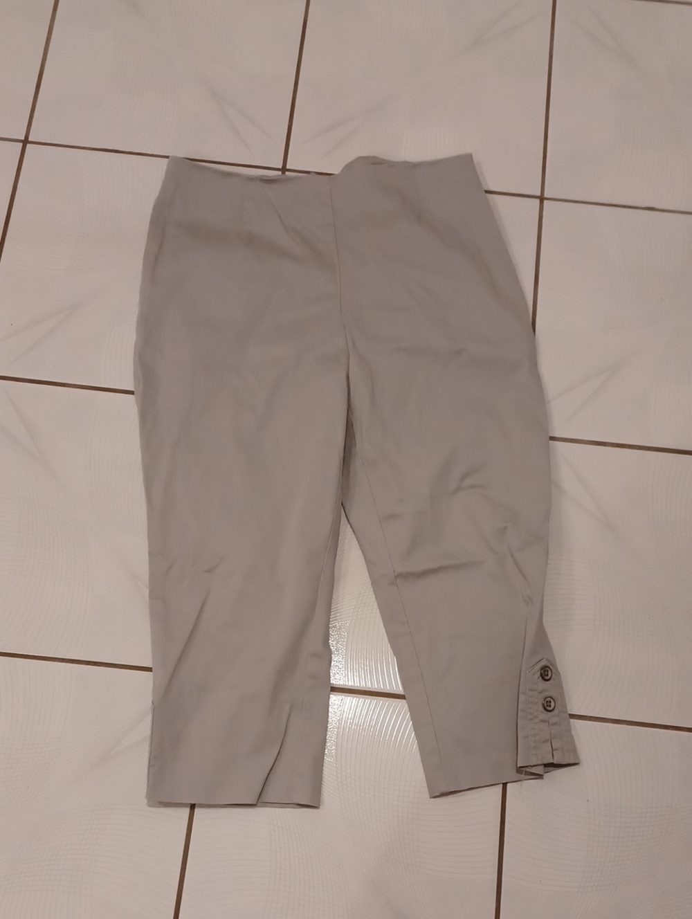 4/$60 Tribal Light Gray Capris with Button Hem Detail - Size 10